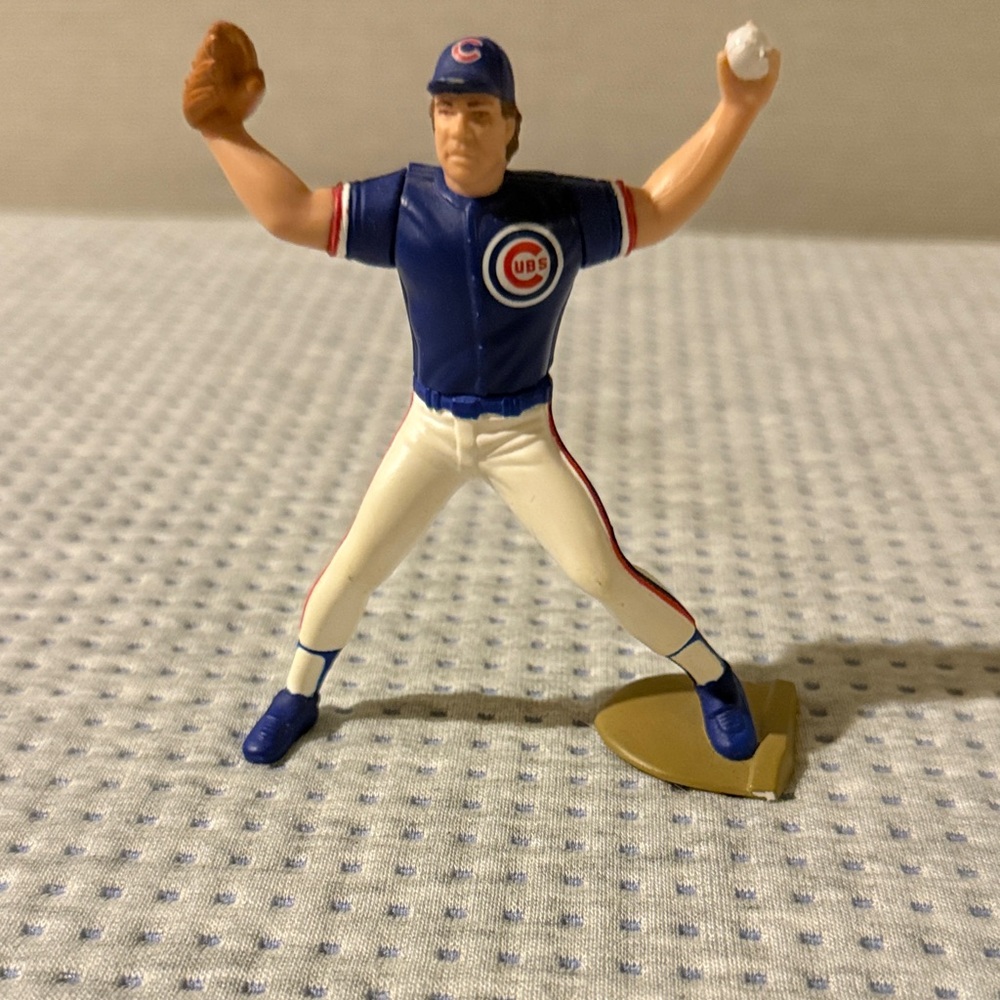 MLB Chicago Cubs Blue and White Action Figurine from the ‘90s (player-Williams)